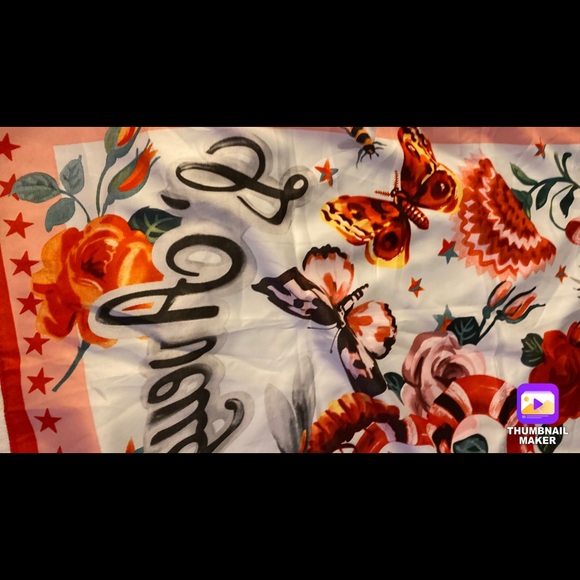 Gucci luxurious Silk scarf - Picture 11 of 11